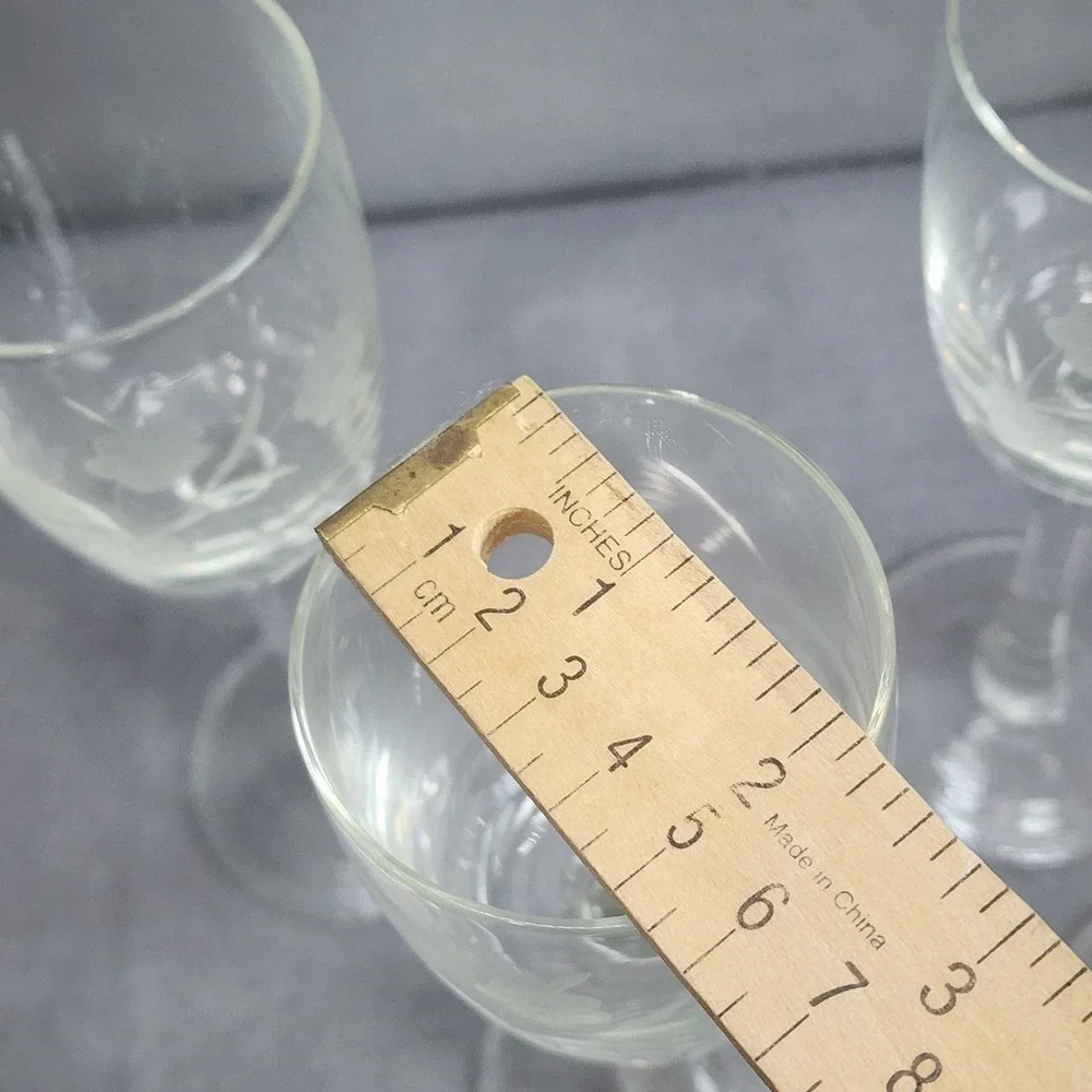 Vintage‎ Wine Glasses Clear Etched Floral Vintage Stemware Set of 4 7.25in